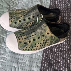 Skechers Kids Camouflage Slip-On Water Shoes in Green and White